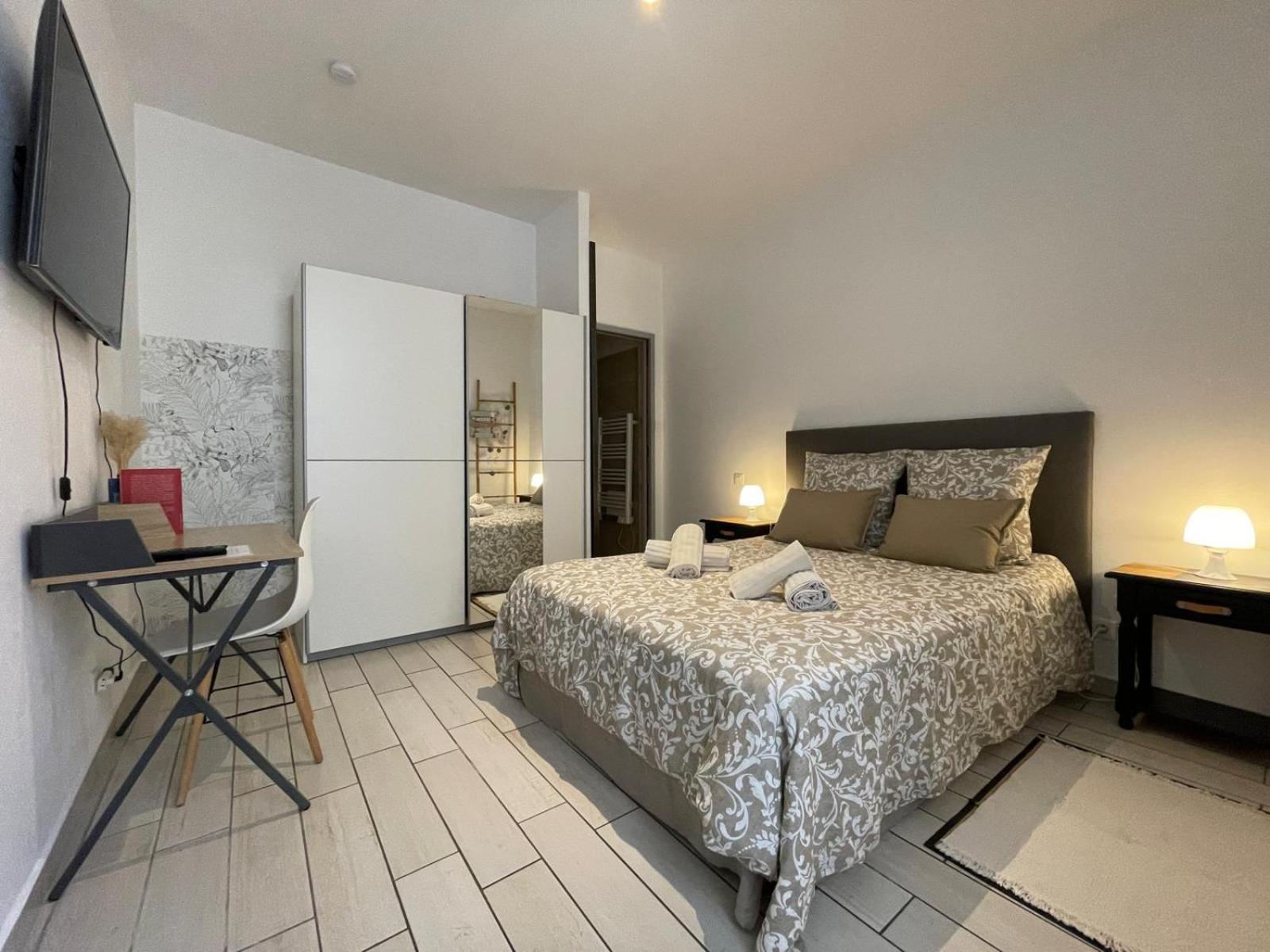 Joli Appartement Hypercentre T2, Classe Meuble De Tourisme 3 Avec Parking Gratuit Безье Экстерьер фото