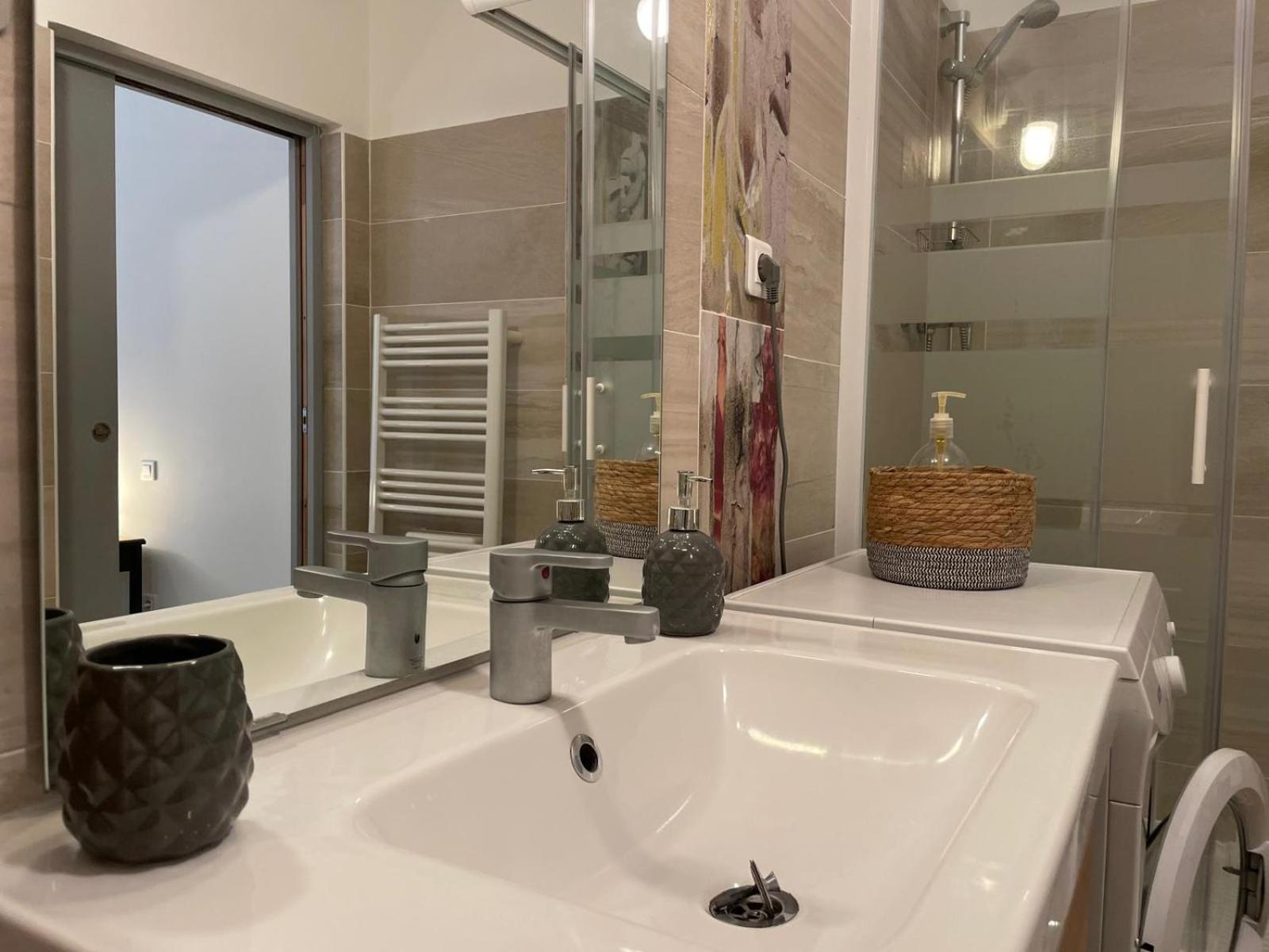 Joli Appartement Hypercentre T2, Classe Meuble De Tourisme 3 Avec Parking Gratuit Безье Экстерьер фото